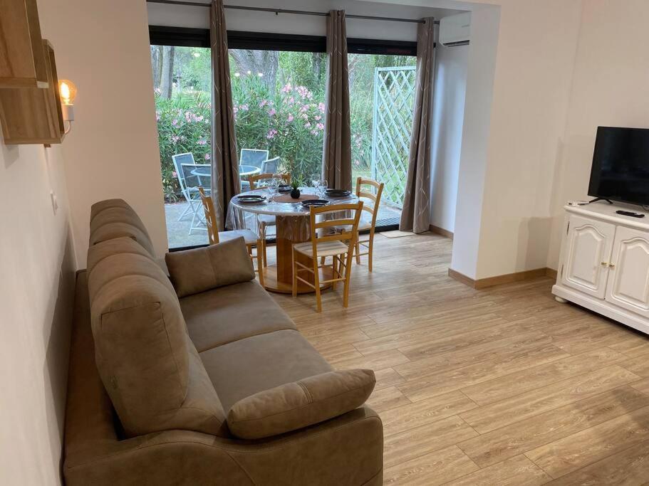 Appartement Residence Vacances Amandier Arles Extérieur photo